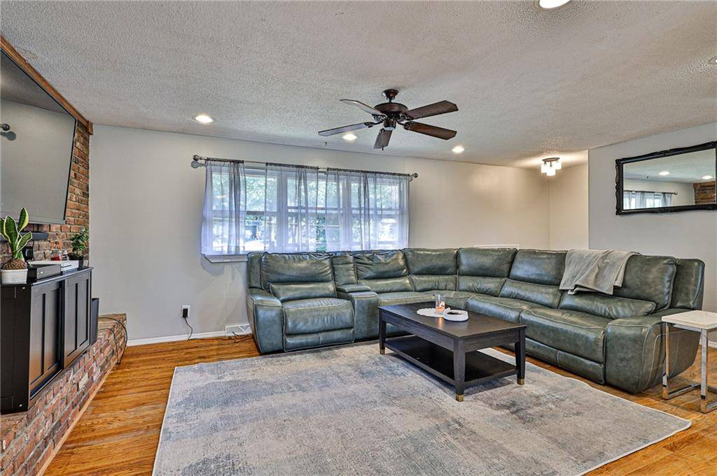 Blue Springs, MO 64015,1400 NW A ST