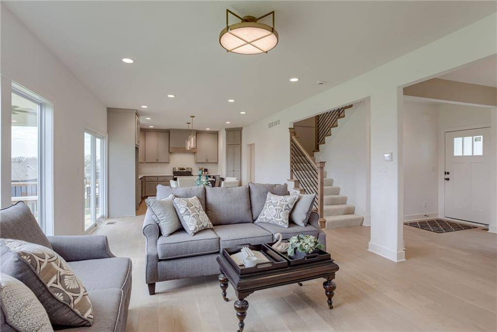 Kearney, MO 64060,907 Meadowbrook LN