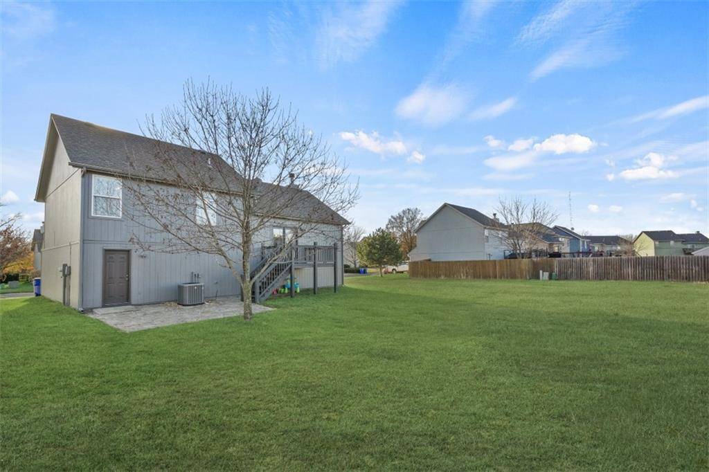 Edwardsville, KS 66111,731 River DR