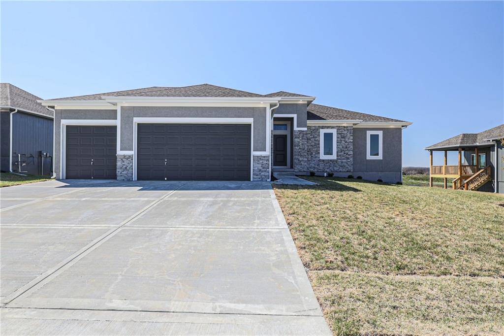 Odessa, MO 64076,1014 Fox Trot DR