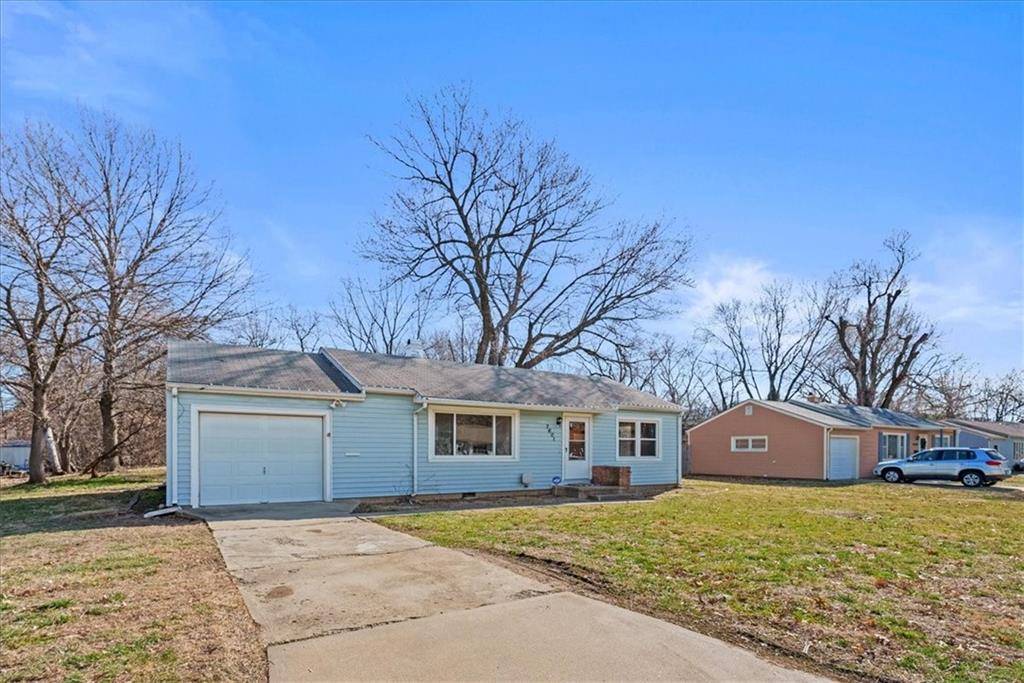 Overland Park, KS 66204,7601 Hardy ST