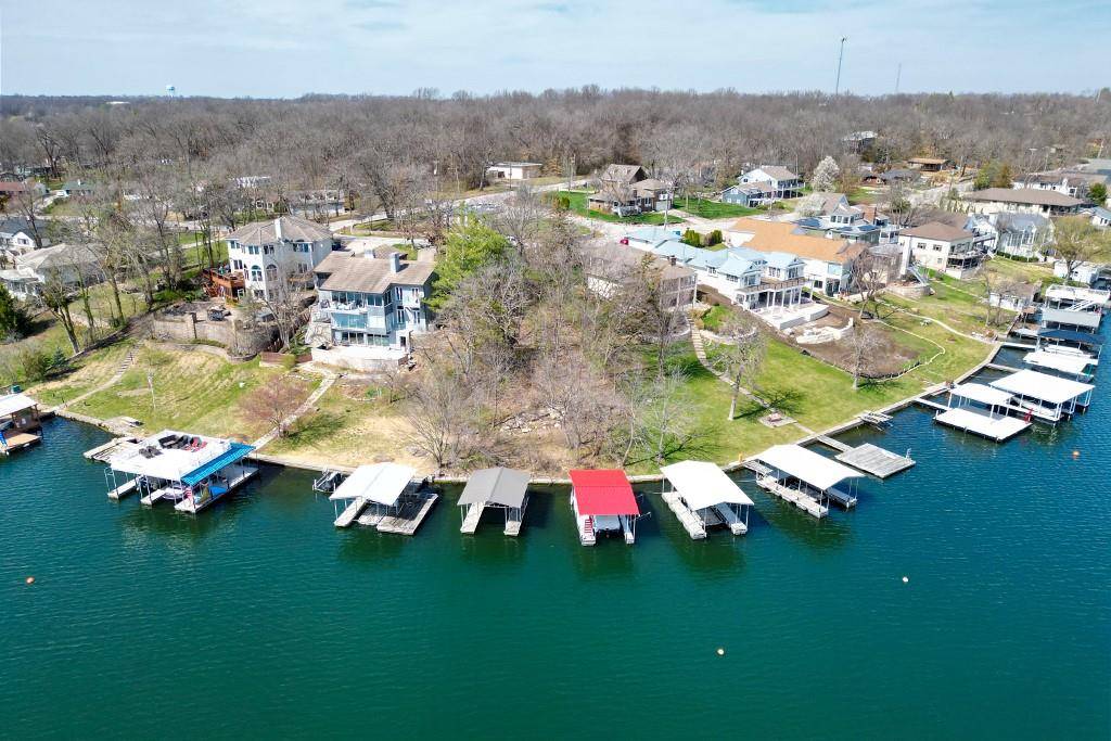 Lake Lotawana, MO 64086,3 E ST