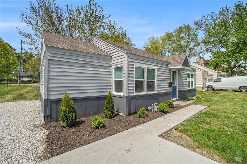 Overland Park, KS 66204,8222 Santa Fe DR