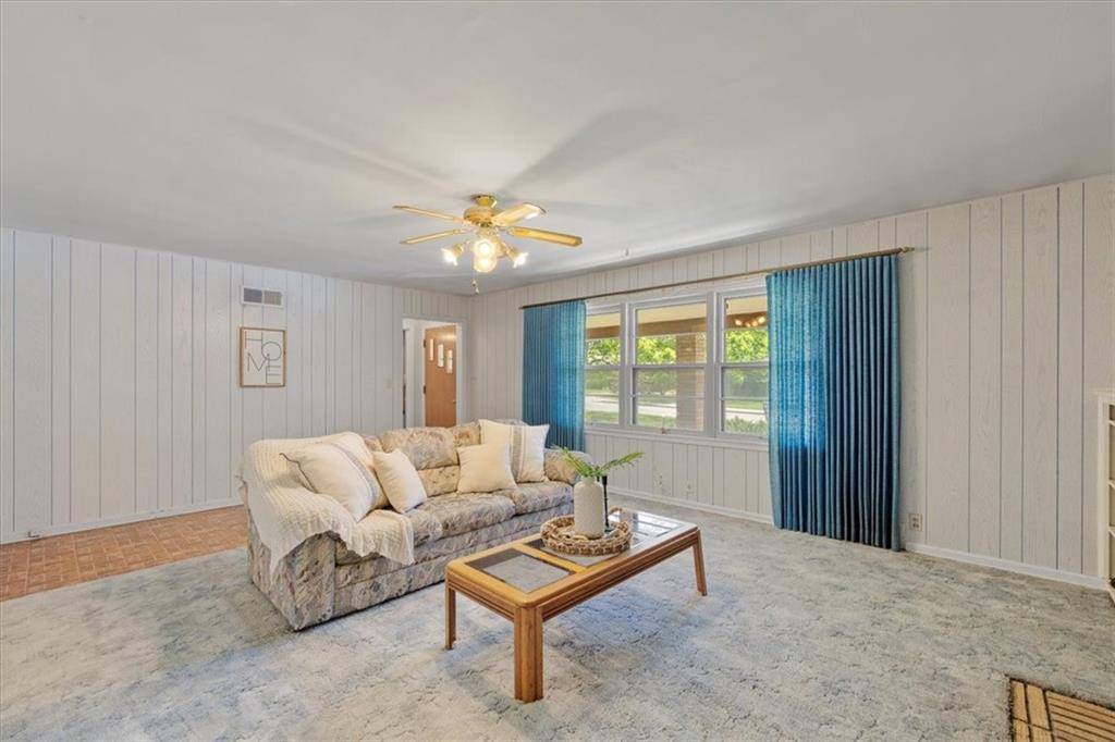 Olathe, KS 66061,722 W Elm ST