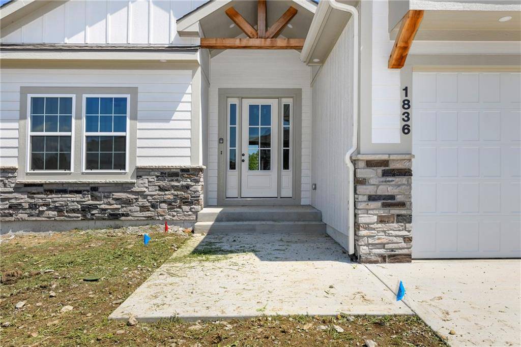 Lee's Summit, MO 64082,1836 SW Sage Canyon RD