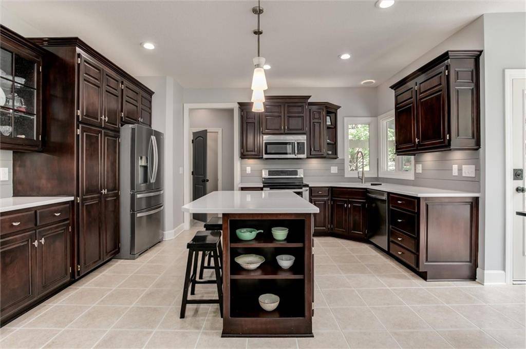 Stilwell, KS 66085,5216 W 163rd ST