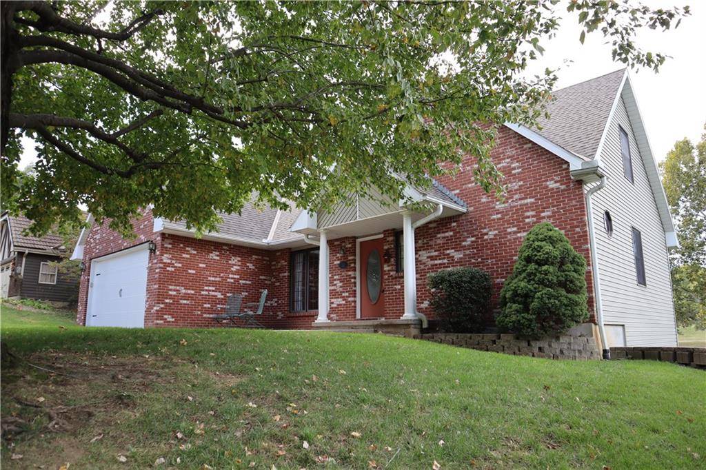 Lexington, MO 64067,16 Lakeview DR