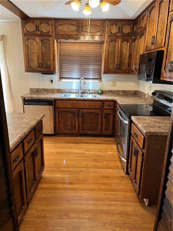 Kearney, MO 64060,14203 Mark DR