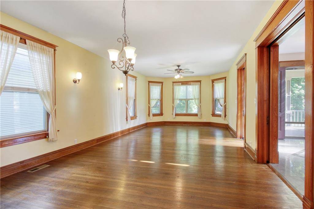 Parsons, KS 67357,1523 Grand AVE
