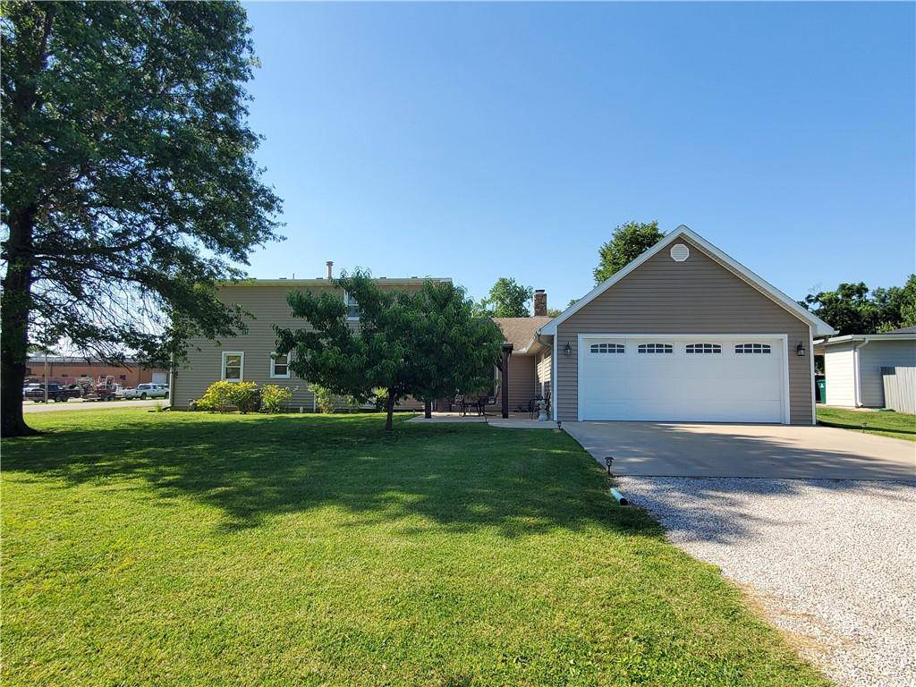 Fort Scott, KS 66701,501 Meadow LN