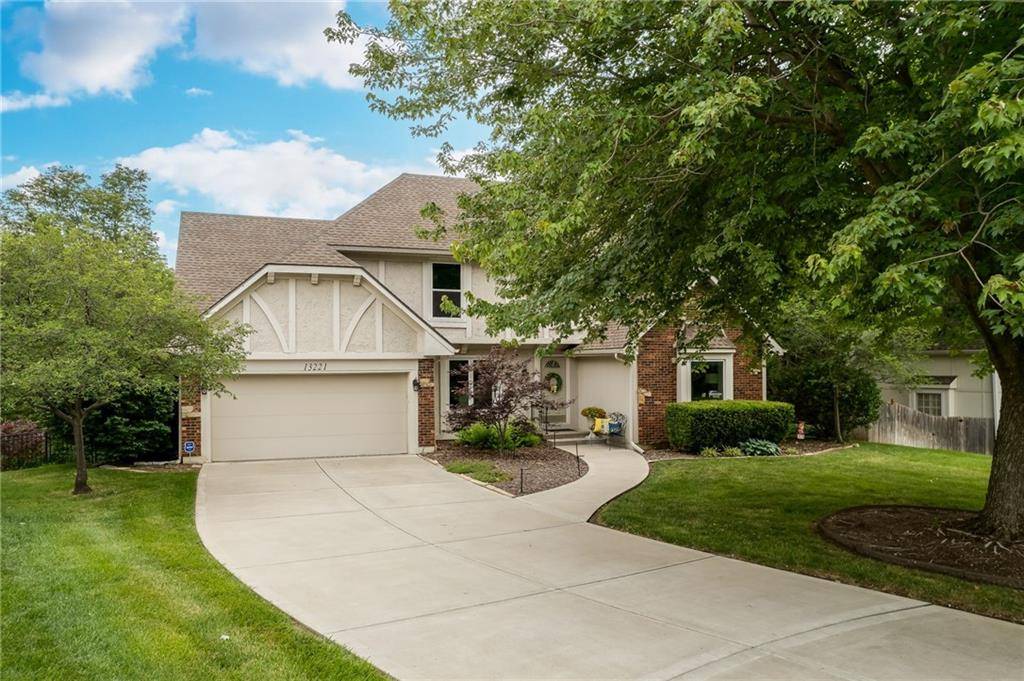 Lenexa, KS 66215,13221 W 84th ST
