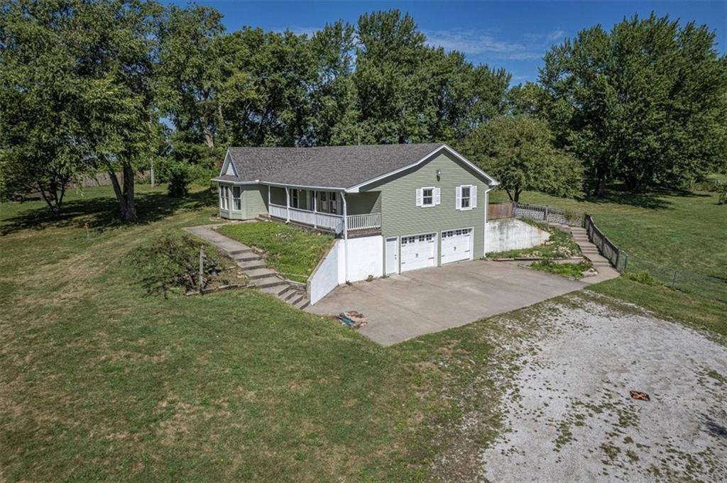 Holt, MO 64048,20408 NE 189th ST