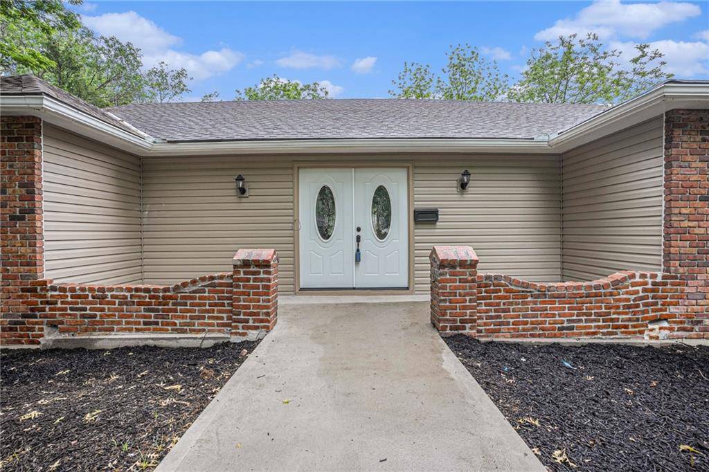 Overland Park, KS 66212,8641 Broadmoor ST