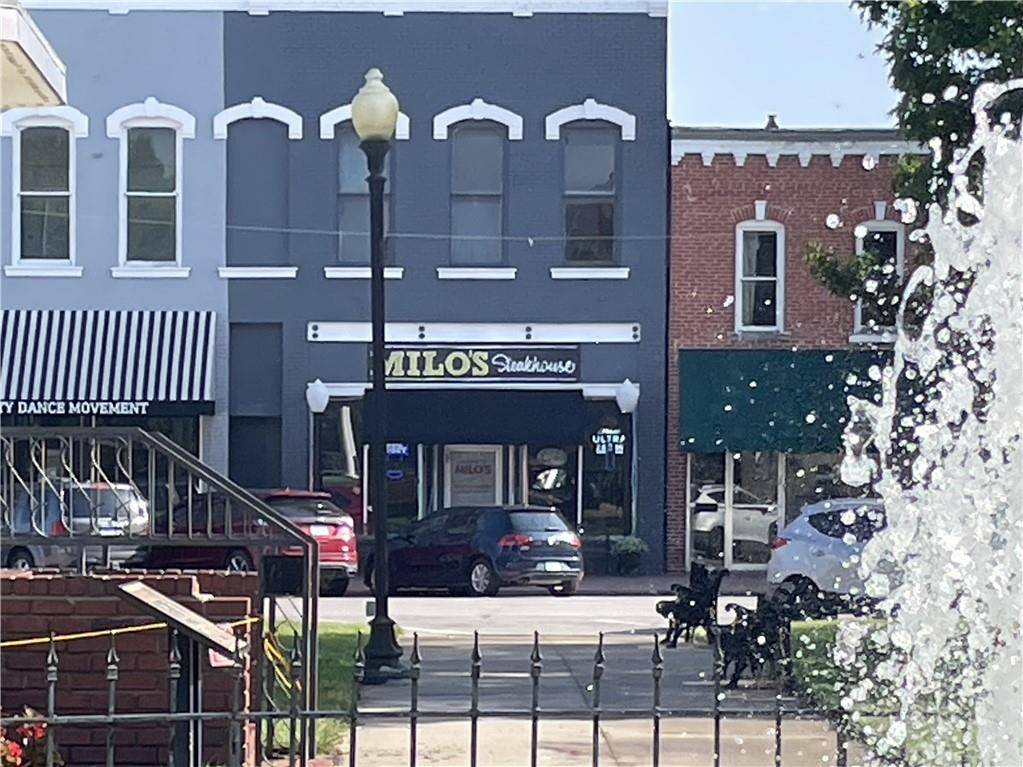 Paola, KS 66071,16 W Peoria ST