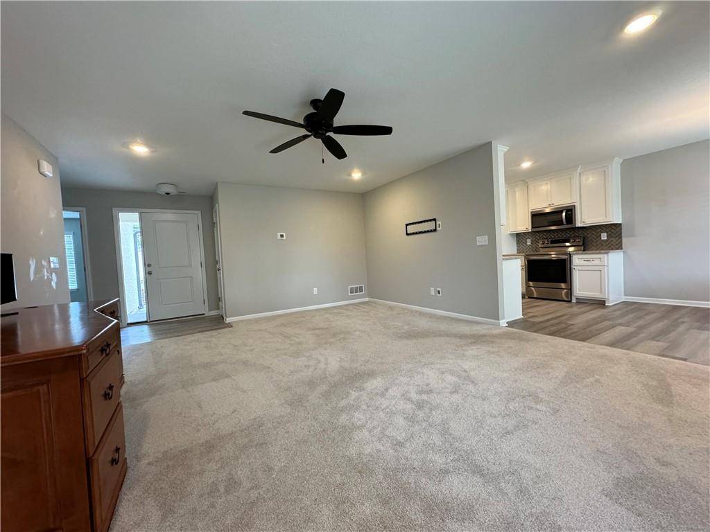 Pleasant Hill, MO 64080,906 Highland ST