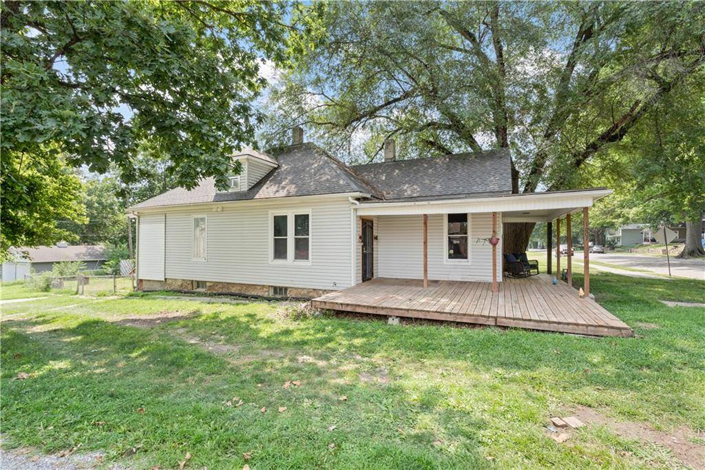 Leavenworth, KS 66048,1007 Ottawa ST