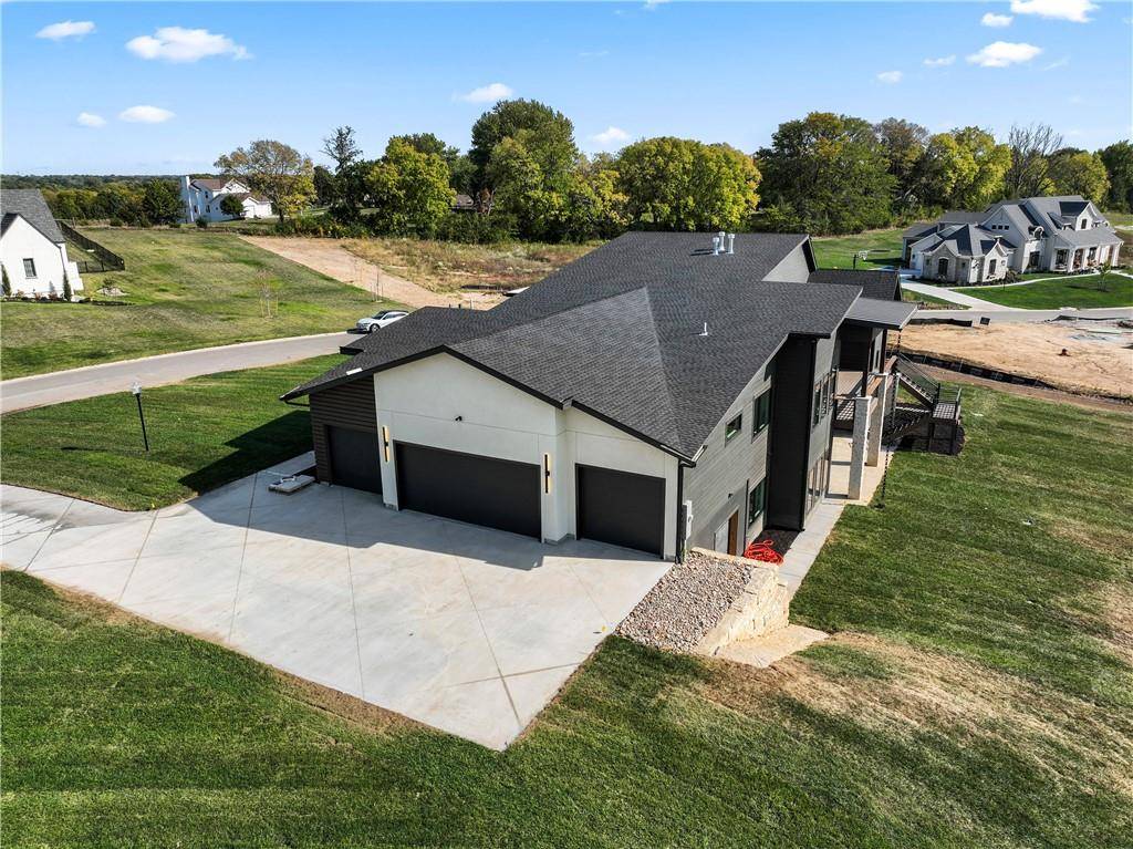 Parkville, MO 64152,7460 NW Pampas LN