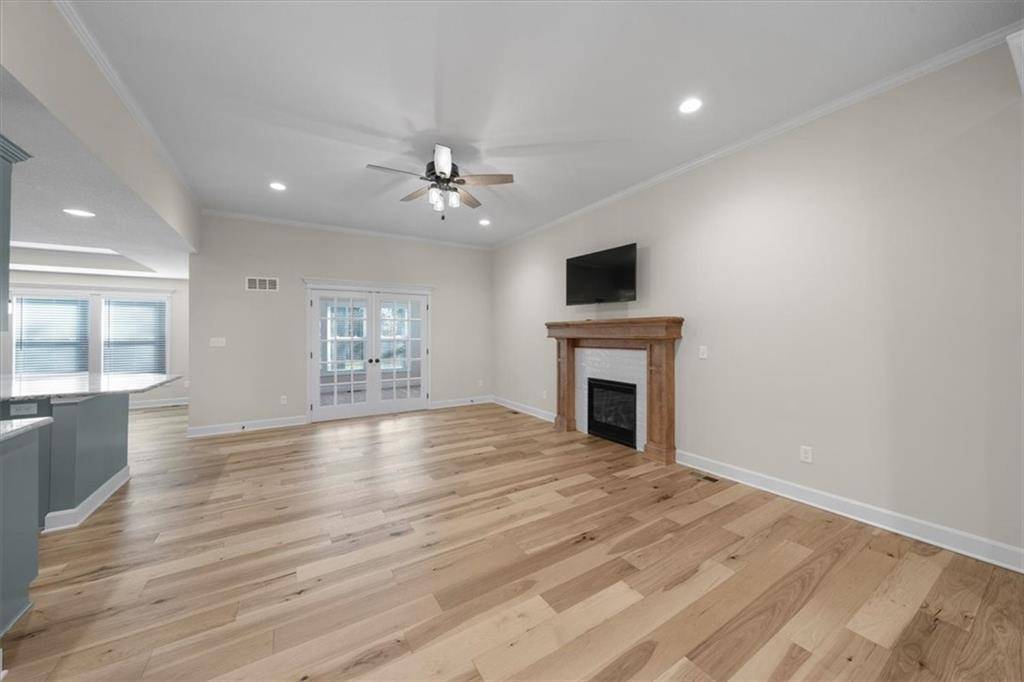 Blue Springs, MO 64014,1220 SE Woodbine DR