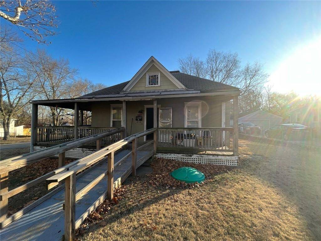 Paola, KS 66071,9 E Chippewa ST