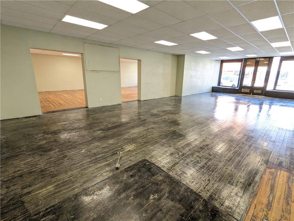 Horton, KS 66439,125&129 W 8th ST