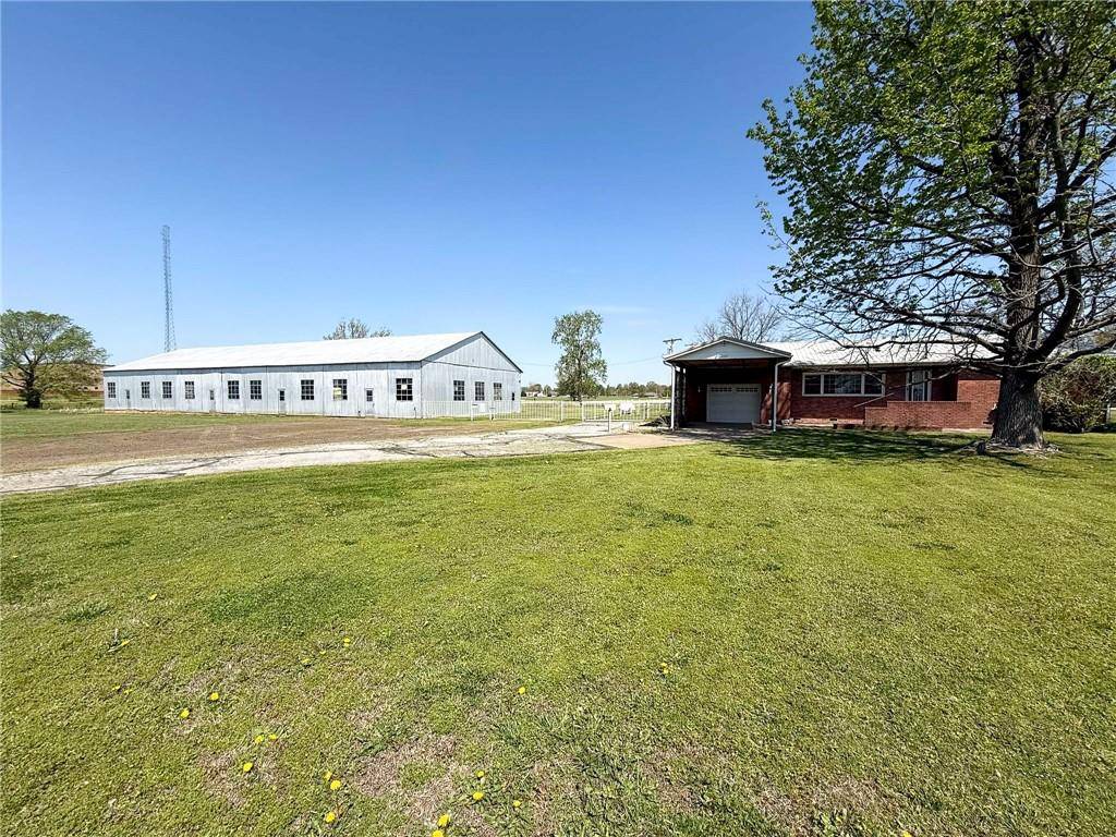 Columbus, KS 66725,1127 E Country RD