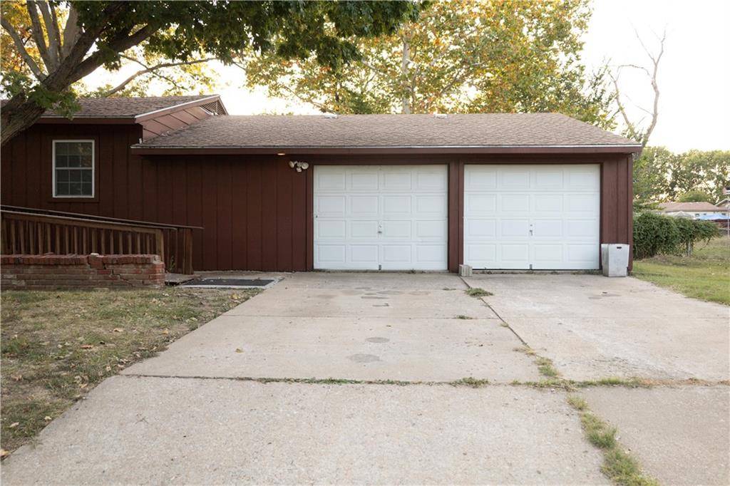 Coffeyville, KS 67337,202 Highland RD