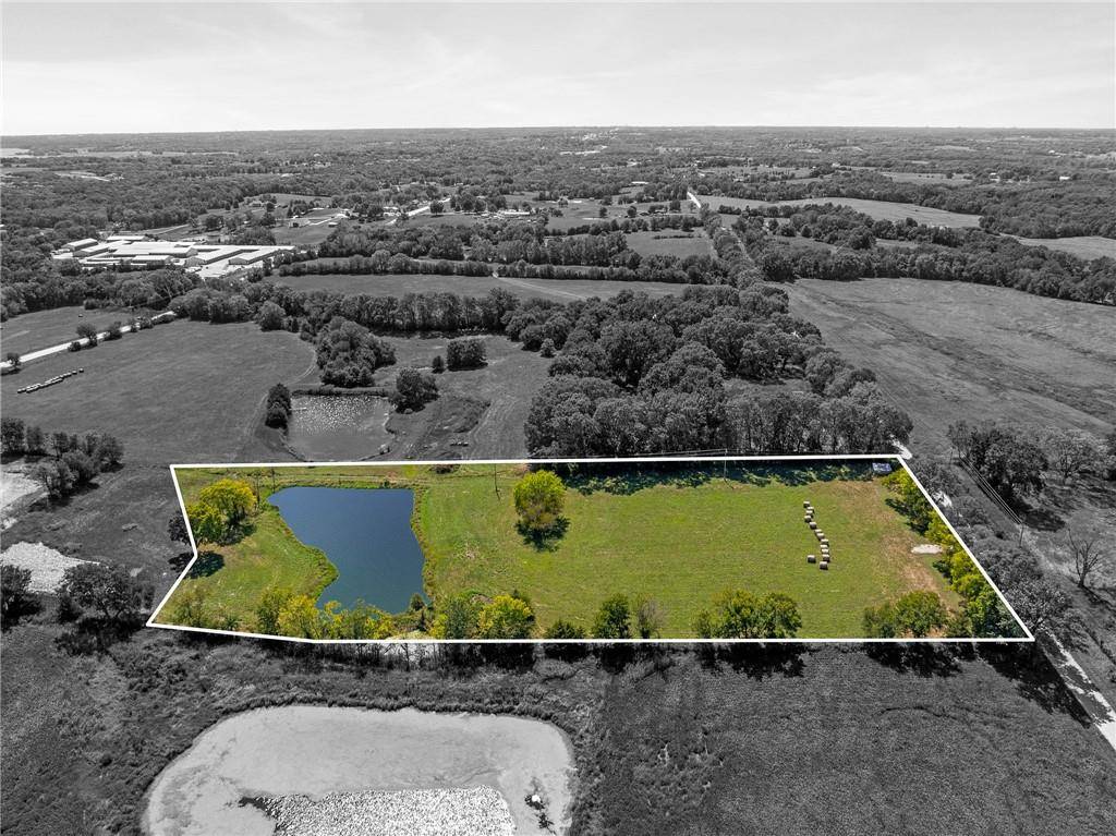 Smithville, MO 64089,18410 HH Lake RD