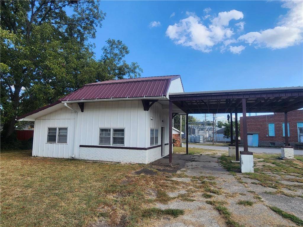 Butler, MO 64730,301 N Main ST