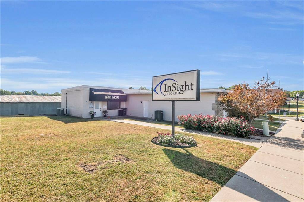 Richmond, MO 64085,217 S College ST