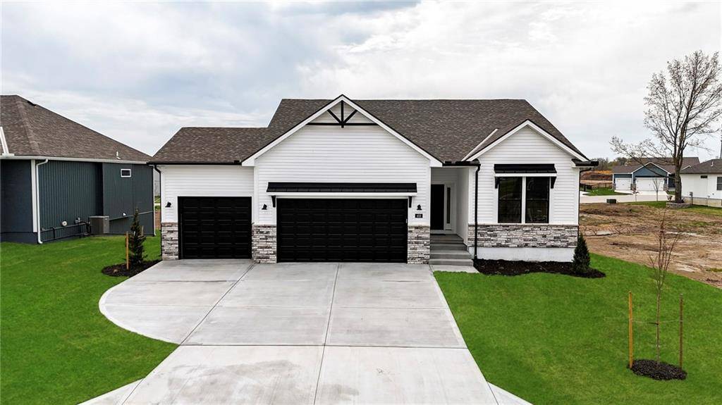 Blue Springs, MO 64014,408 SW Hawthorne LN