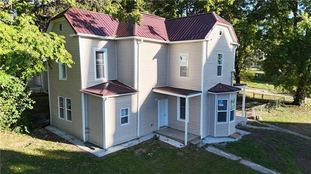 St Joseph, MO 64507,2702 Seneca ST