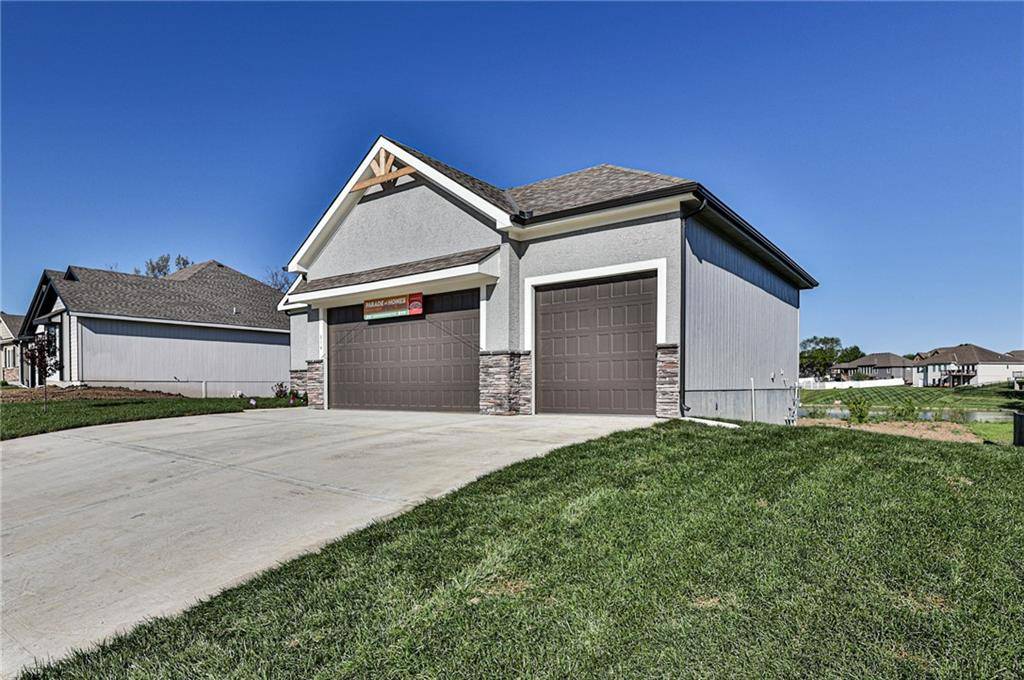 Blue Springs, MO 64014,217 SW Chelmsford DR