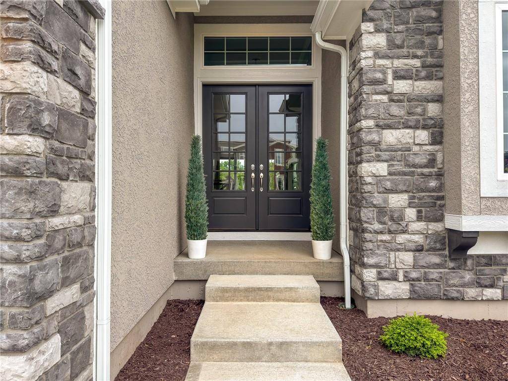 Lenexa, KS 66220,22063 W 100th TER
