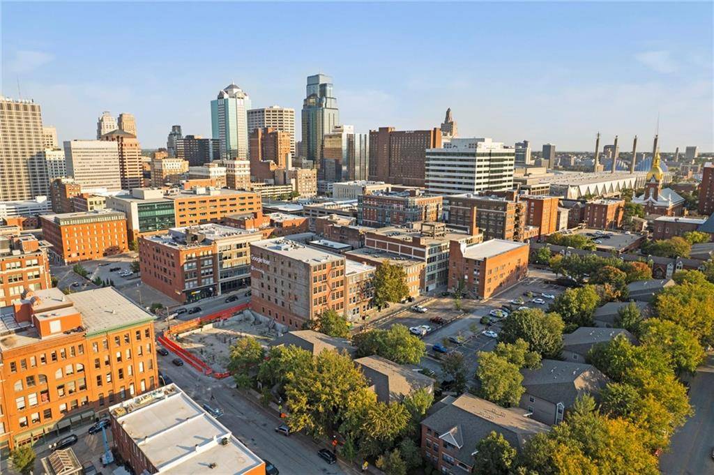 Kansas City, MO 64105,435 W 9th ST #302
