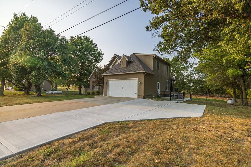 Harrisonville, MO 64701,3006 Twin Pines DR