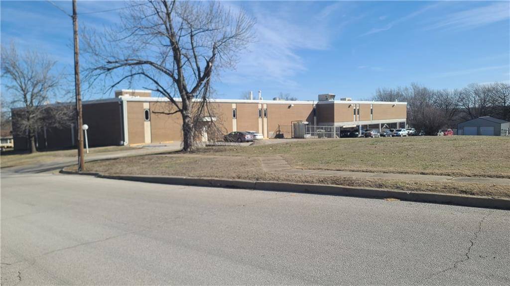 Fort Scott, KS 66701,710 W 8th ST