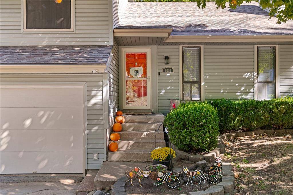 Lenexa, KS 66215,9151 Acuff LN