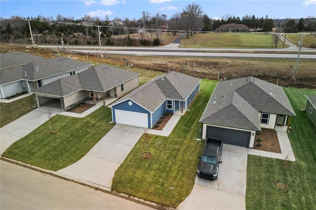 Tonganoxie, KS 66086,2176 Woodfield DR