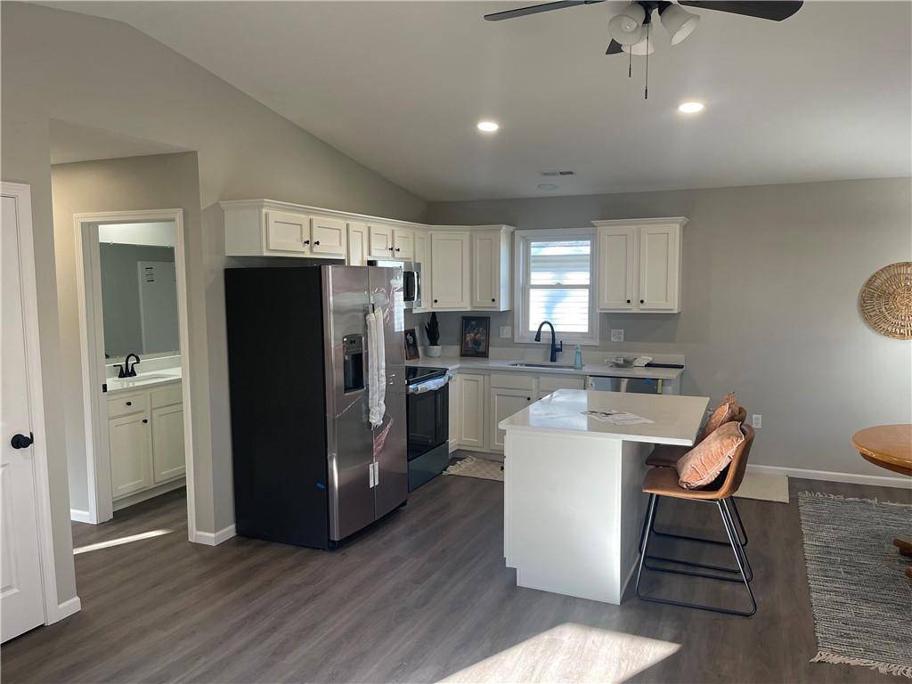 Iola, KS 66749,518 N Second ST