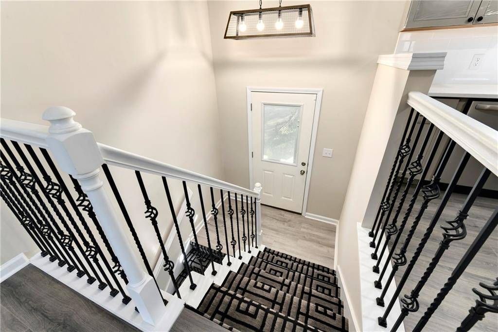 Paola, KS 66071,104 Crestview DR