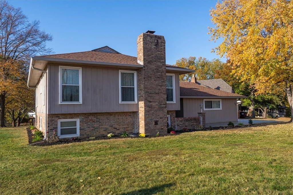 Lawrence, KS 66046,603 W 28th PL