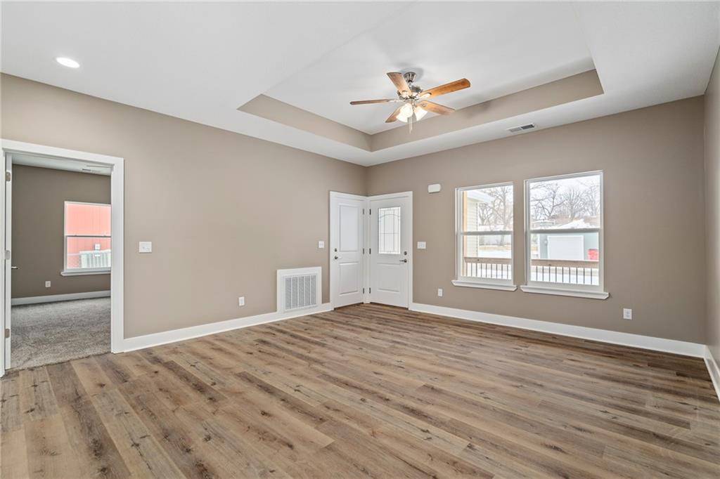 Lexington, MO 64067,1849 Oneida ST