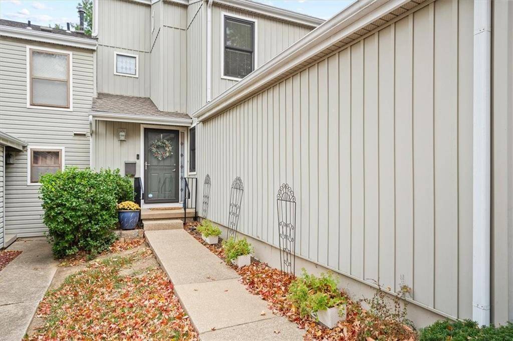 Overland Park, KS 66210,8554 W 108th PL