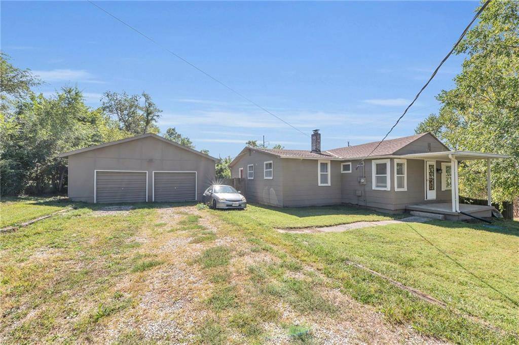 Ferrelview, MO 64163,105 2nd ST