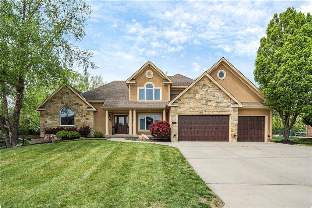 Parkville, MO 64152,10102 River Hills DR