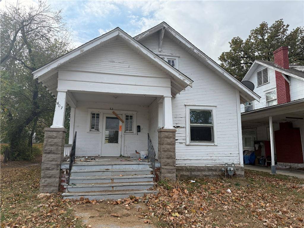 Coffeyville, KS 67337,607 W 3rd ST