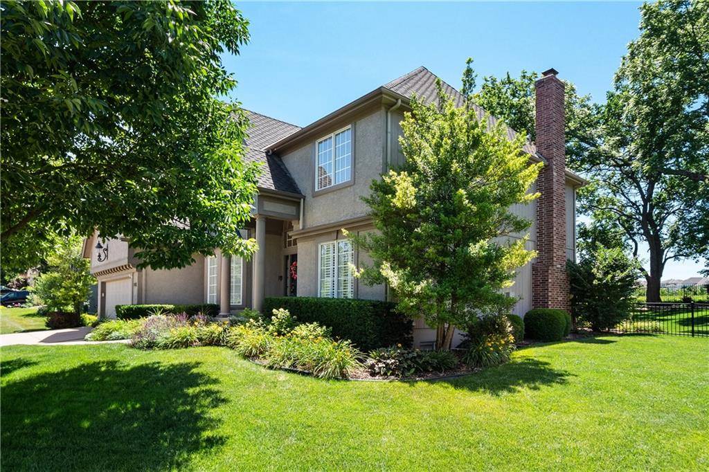 Leawood, KS 66224,4517 Iron Horse DR