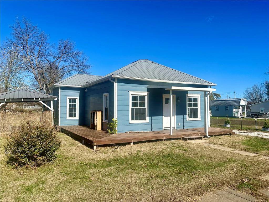 Lacygne, KS 66040,712 E Market ST