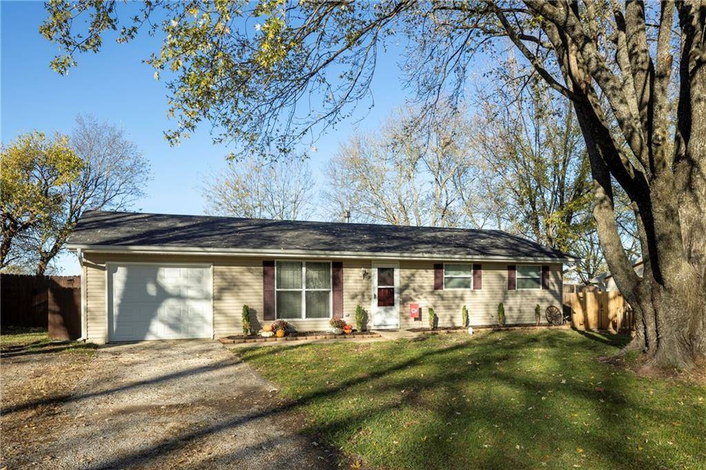 Warrensburg, MO 64093,172 SE 411th RD