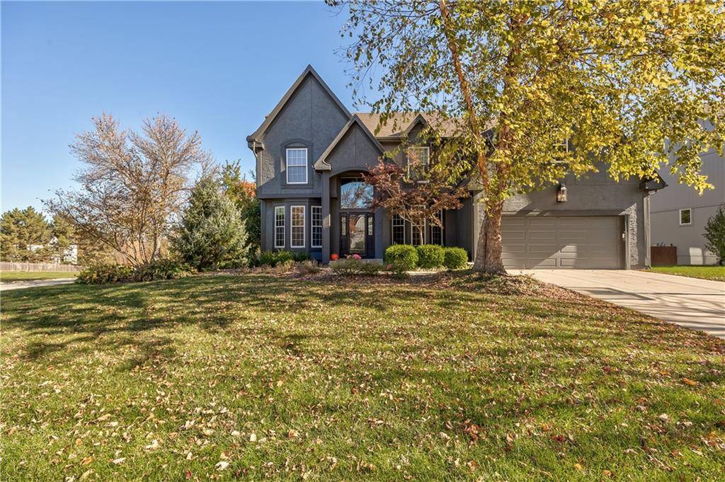 Leawood, KS 66224,13801 Meadow LN